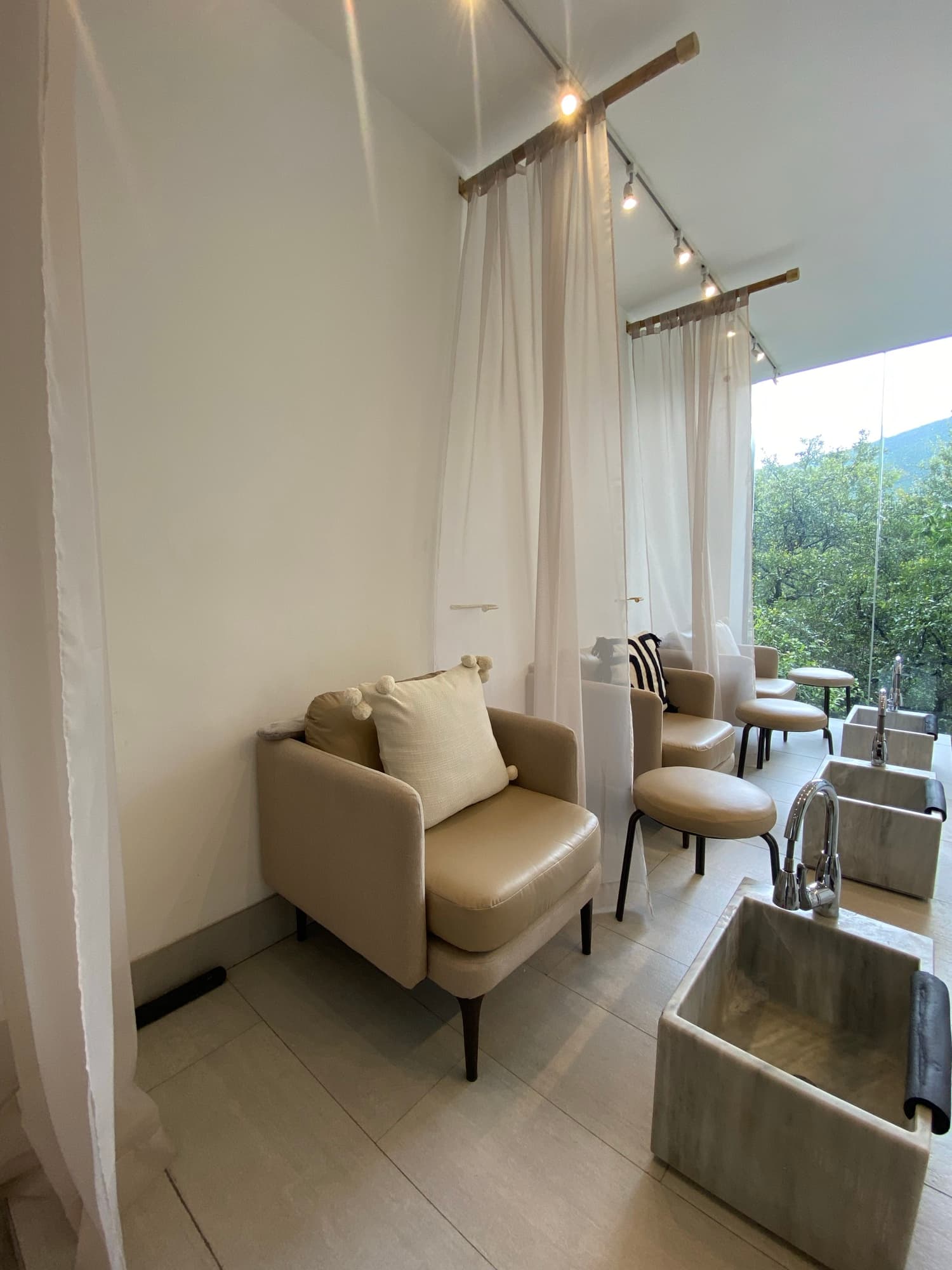 SALON MANI OH — fotografía 6